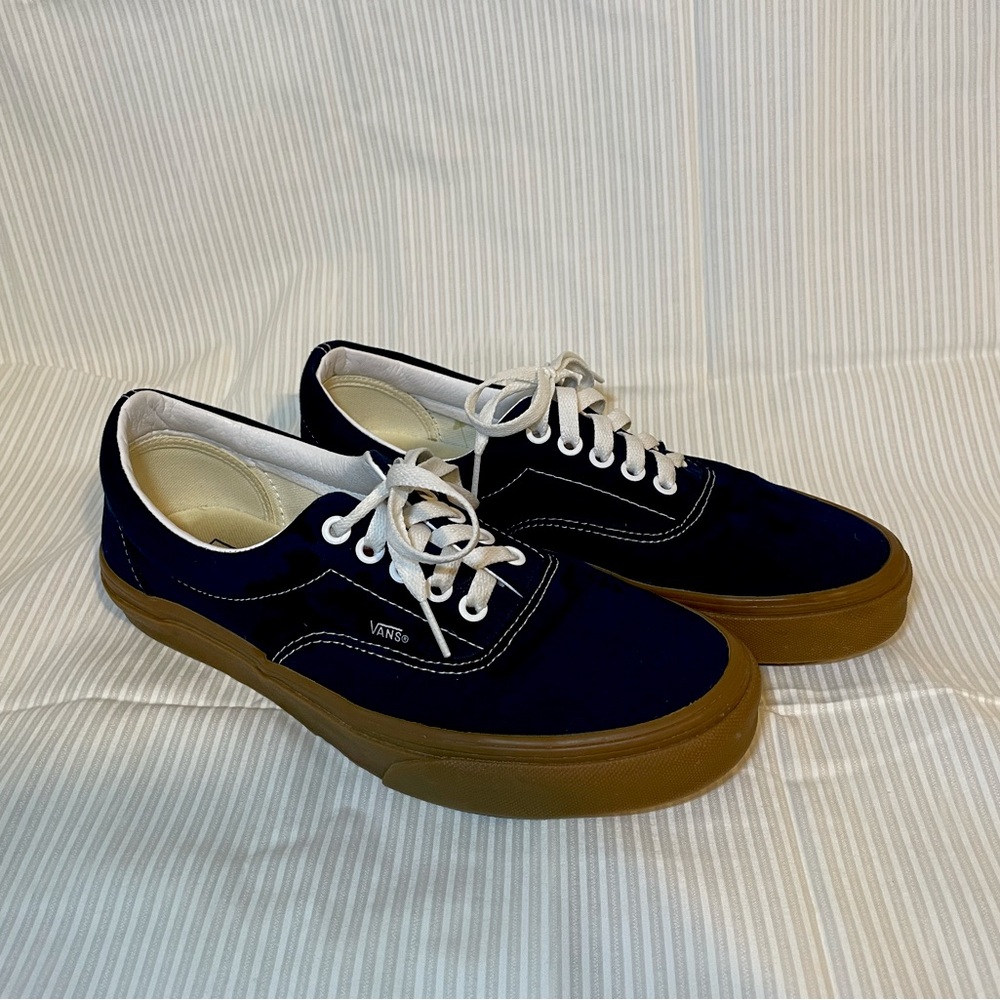 Vans Era Skate Shoe. (Gum) Dress Blue/Chili P.